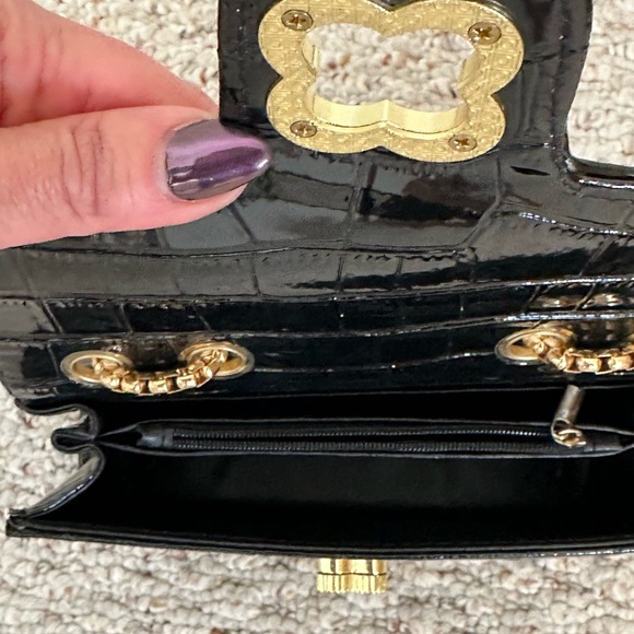 Crossbody Chain Handbag Black With Gold Hardware NEW - Picture 6 of 6